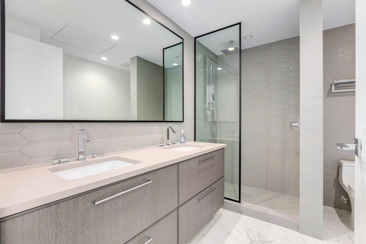 401-4685 Cambie St
