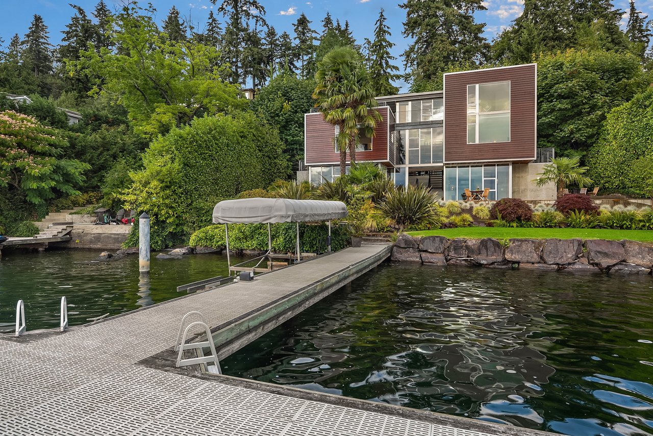 A Prized Residence on Mercer Island