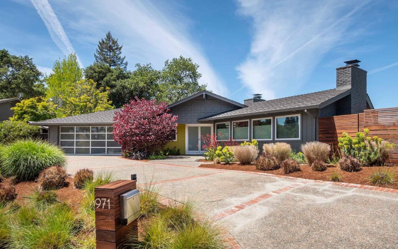 971 La Mesa Dr