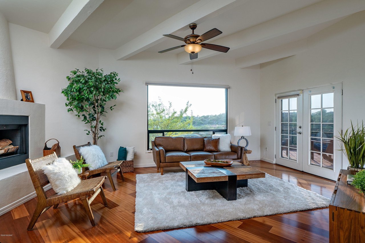 Stunning Las Alturas Contemporary