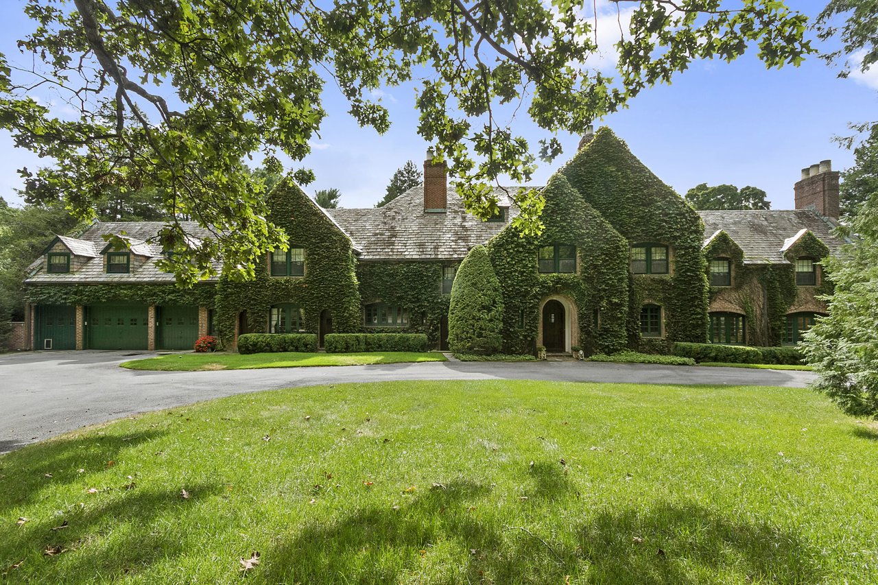 4 Whippoorwill Rd, Armonk NY