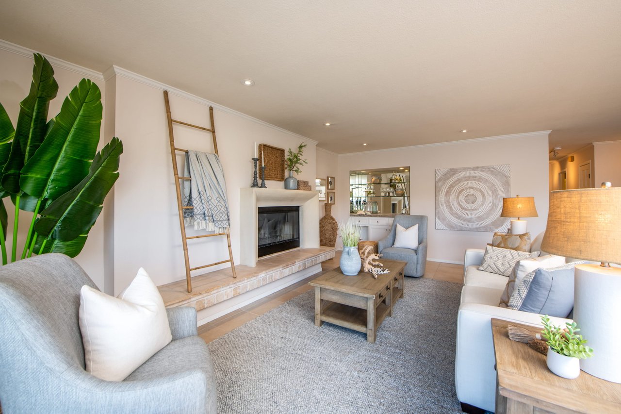 28 Greenwood Bay Dr