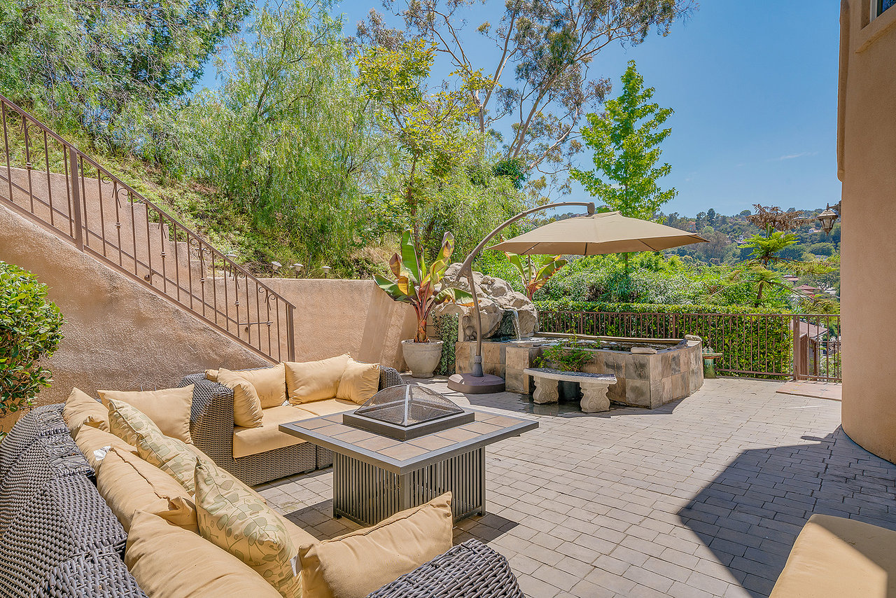 3130 Hollycrest Dr. 