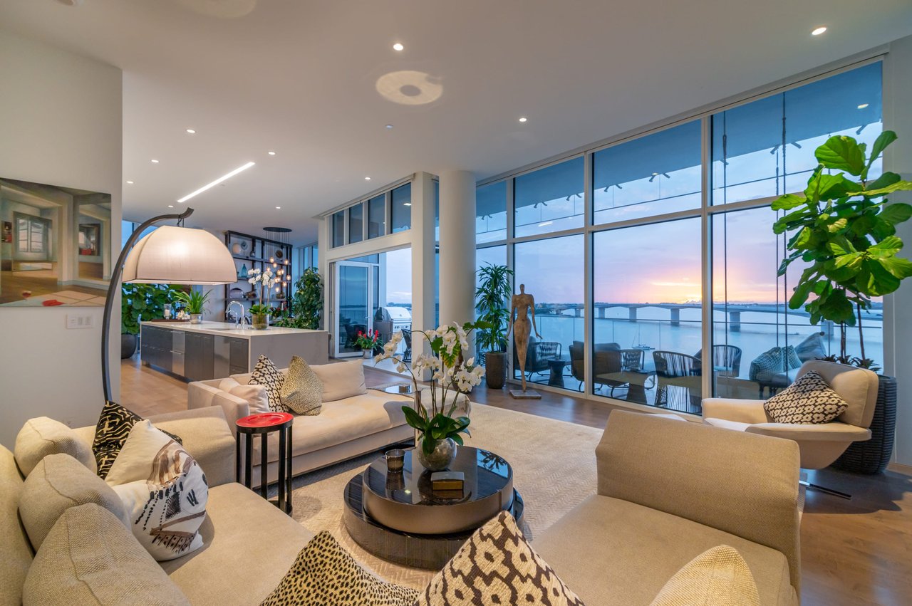 280 Golden Gate Point PH 2