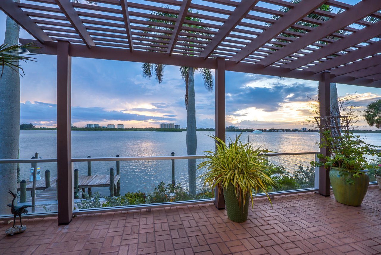 682 Mourning Dove Dr