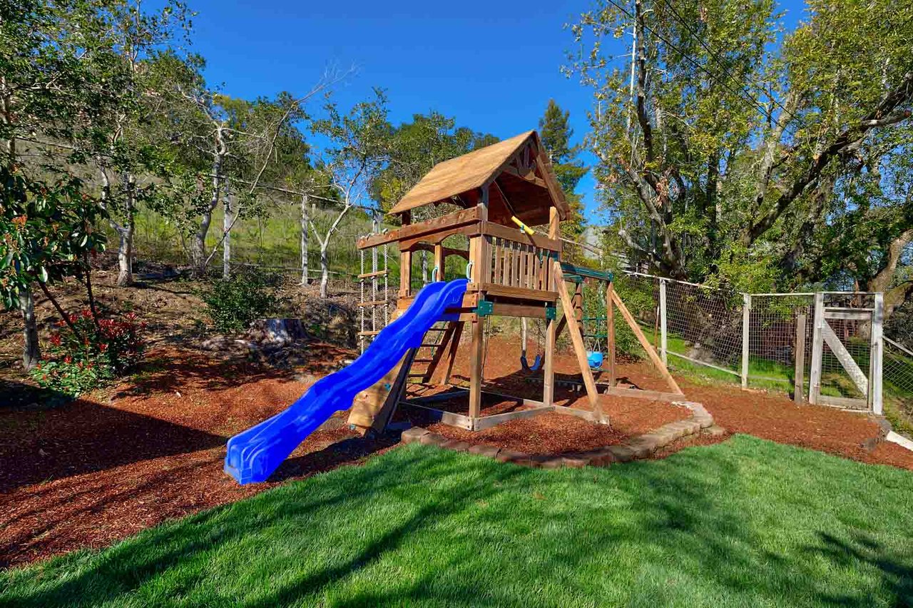 215 Stuyvesant Drive, San Anselmo