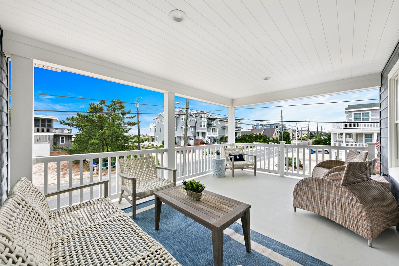 27 E Harmony Ave