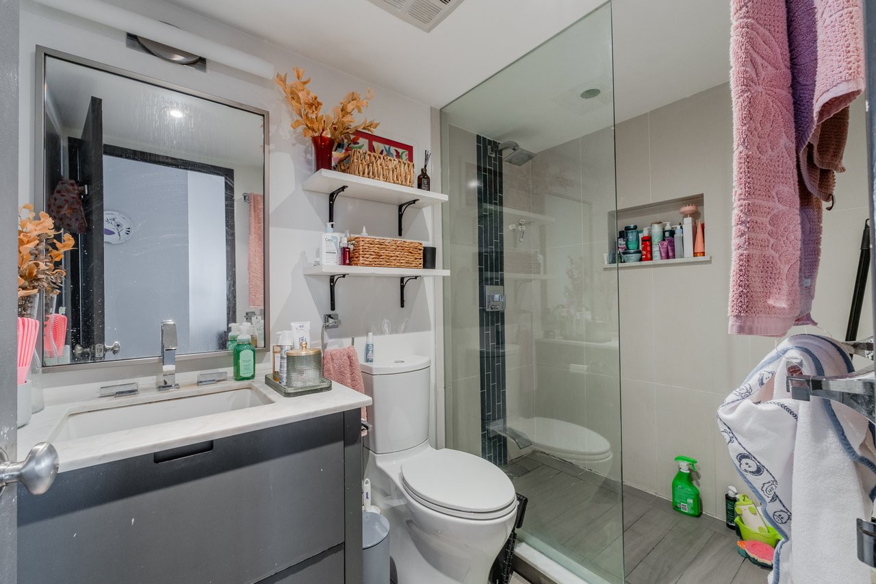 2805-270 Queens Quay W 