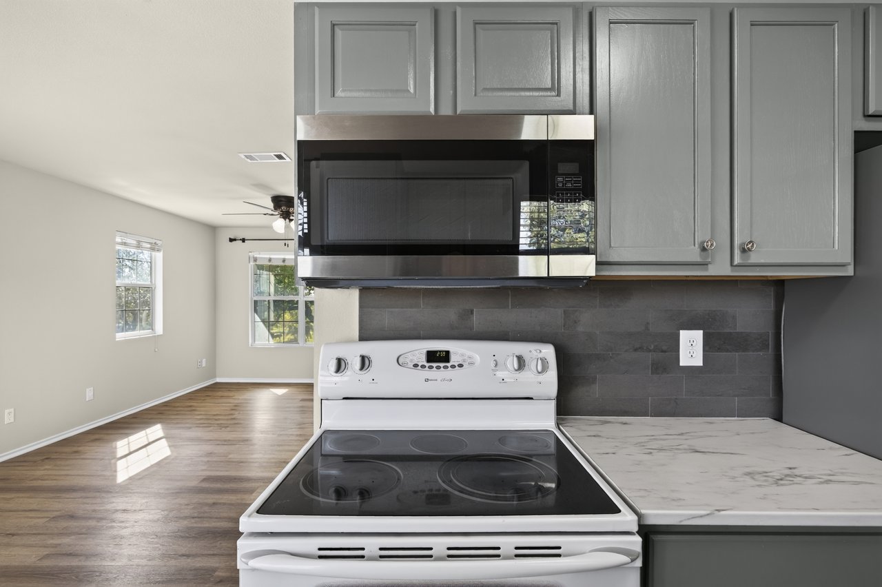 277 Private Road 1611
