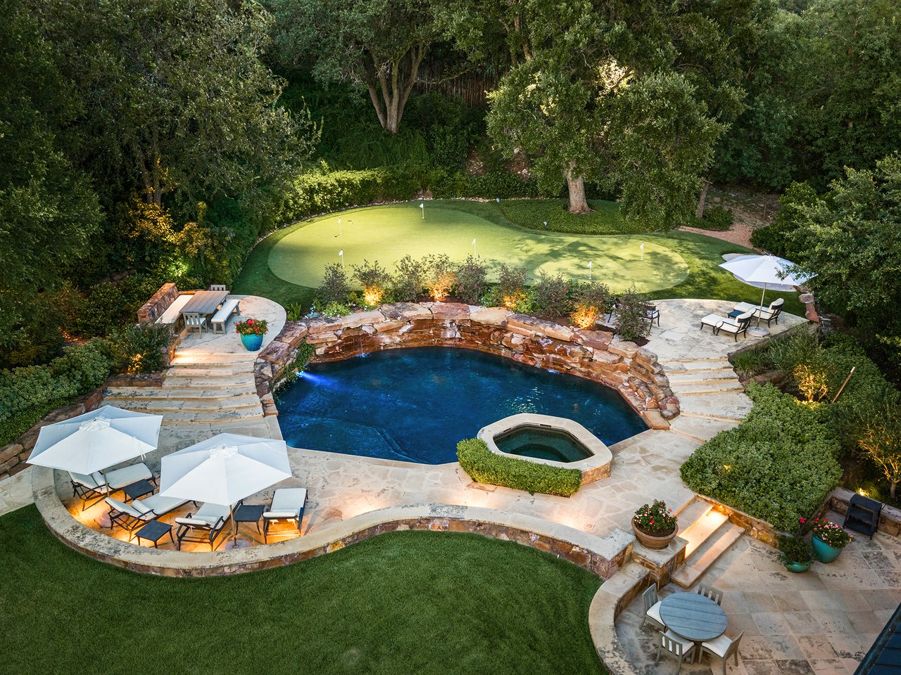 3907 Balcones Drive