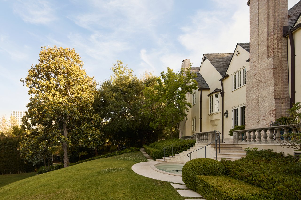 10301 Strathmore Dr, Holmby Hills