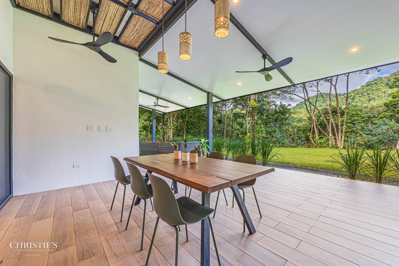 Contemporary Mountain View Villa – 10 Minutes to Playa Dominical