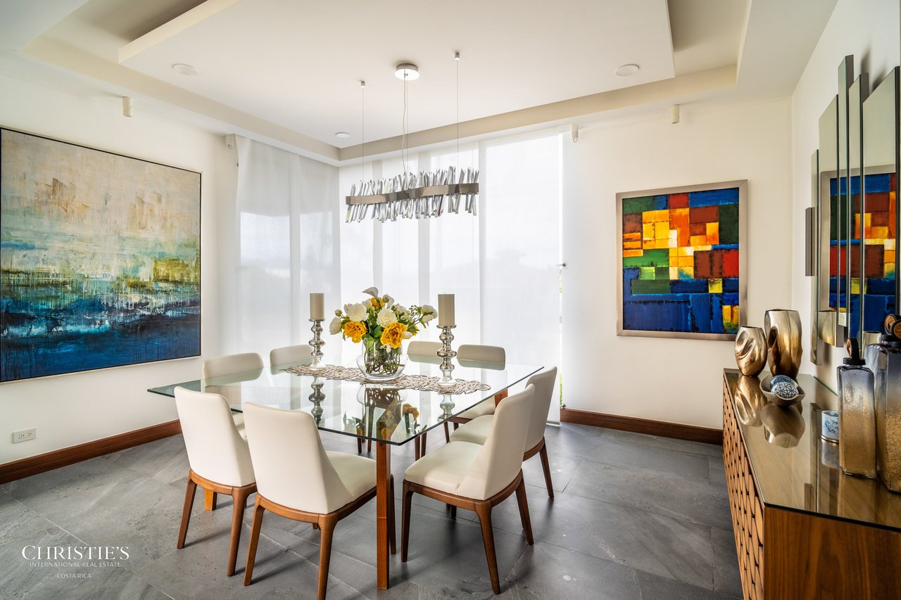 Modern Elegance with Panoramic Views – Exclusive Las Gemas Residence