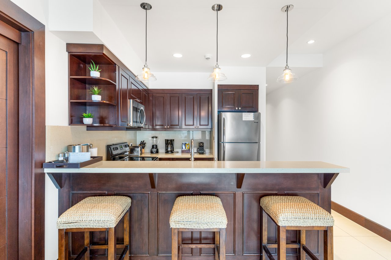 360 Splendor del Pacifico #305 | Oceanview Perfection – Just Steps from the Infinity Pool