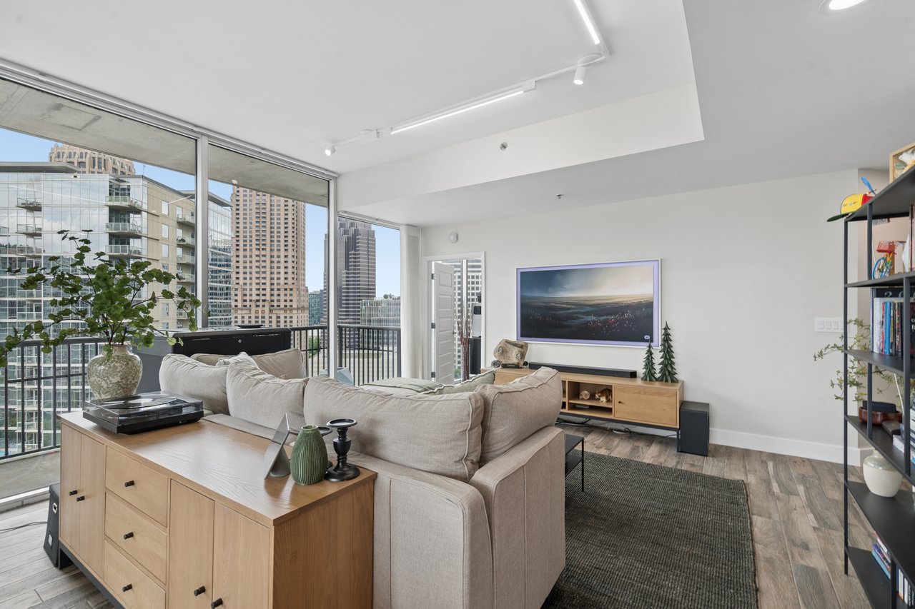 1080 Peachtree Street NE Unit 1711