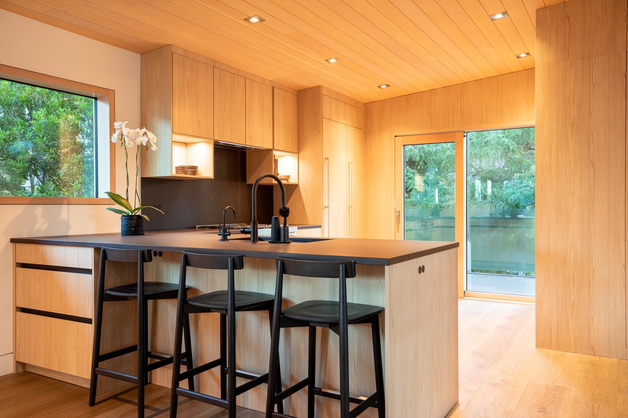 1305 Lynn Road