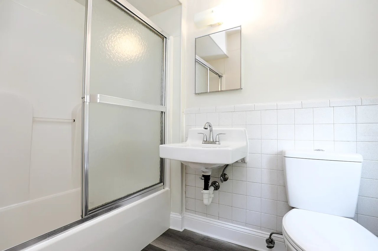 14 Ravine St APT 2