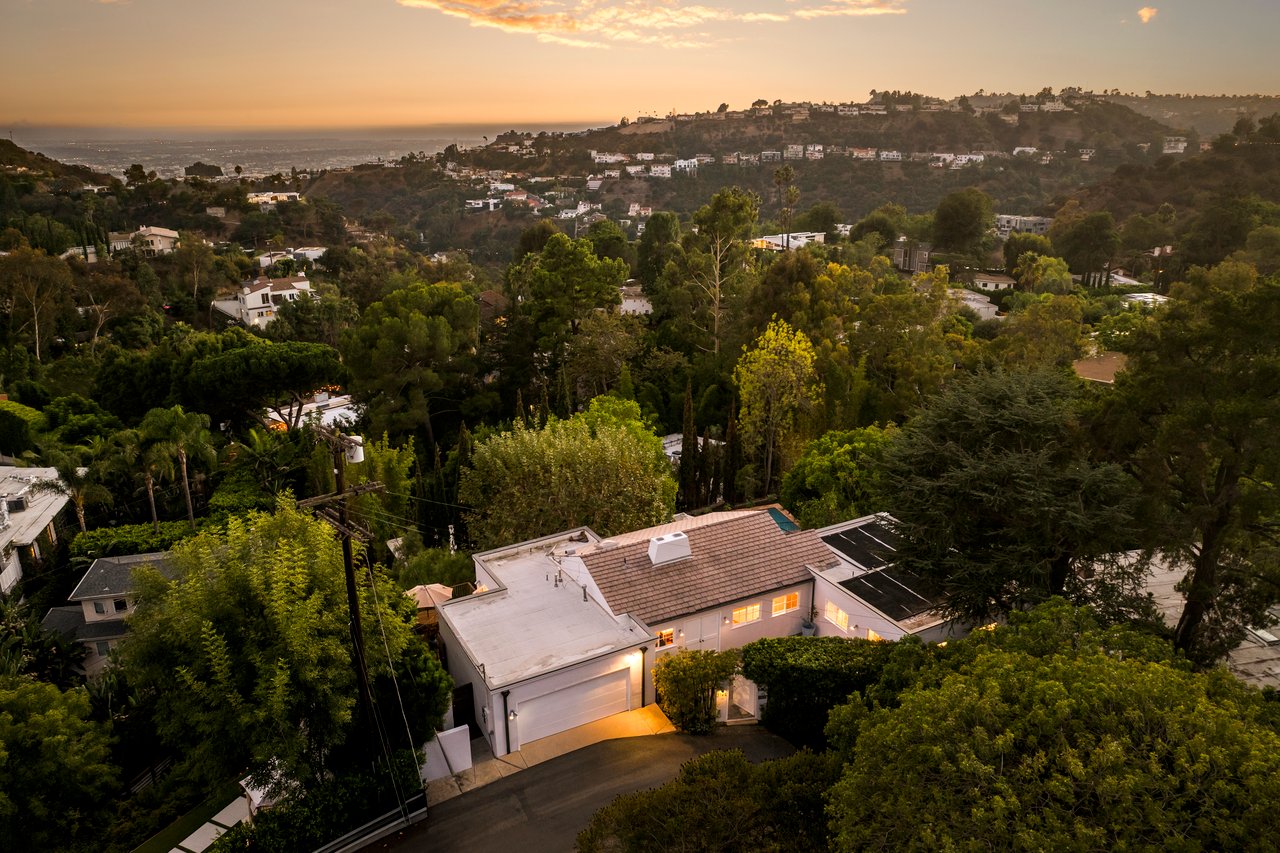 2745 La Cuesta Dr, Hollywood Hills