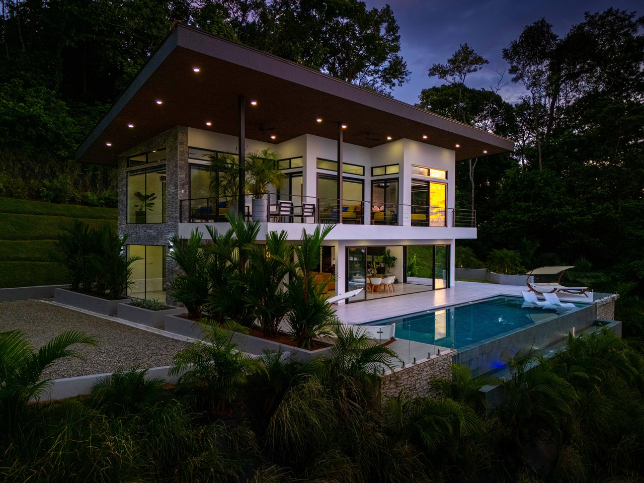 Luxury 4-Bed Home with Ocean & Jungle Views in Ojochal