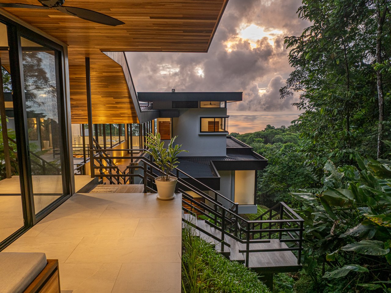 Casa Koules – Architectural 5-Bedroom Oceanview Estate in Prestigious Costa Verde Estates