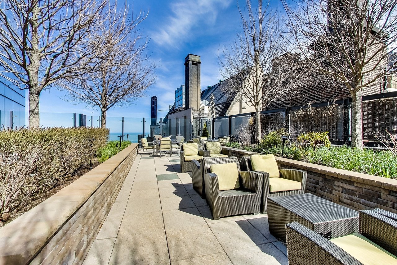 60 E Monroe St Unit 2101