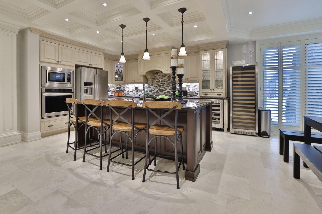 390 Seaton Drive, Oakville