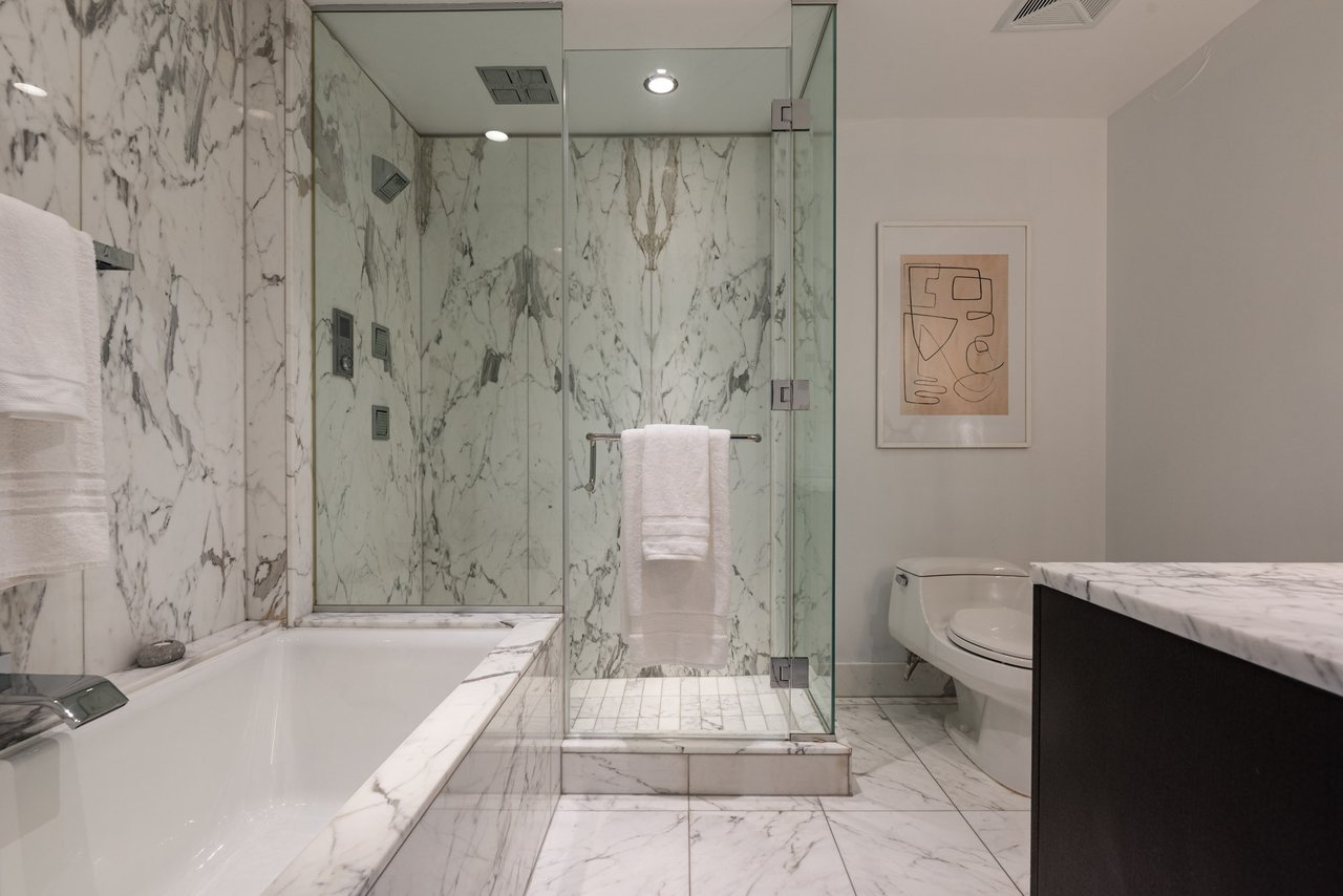 Suite 3203- 180 University Avenue