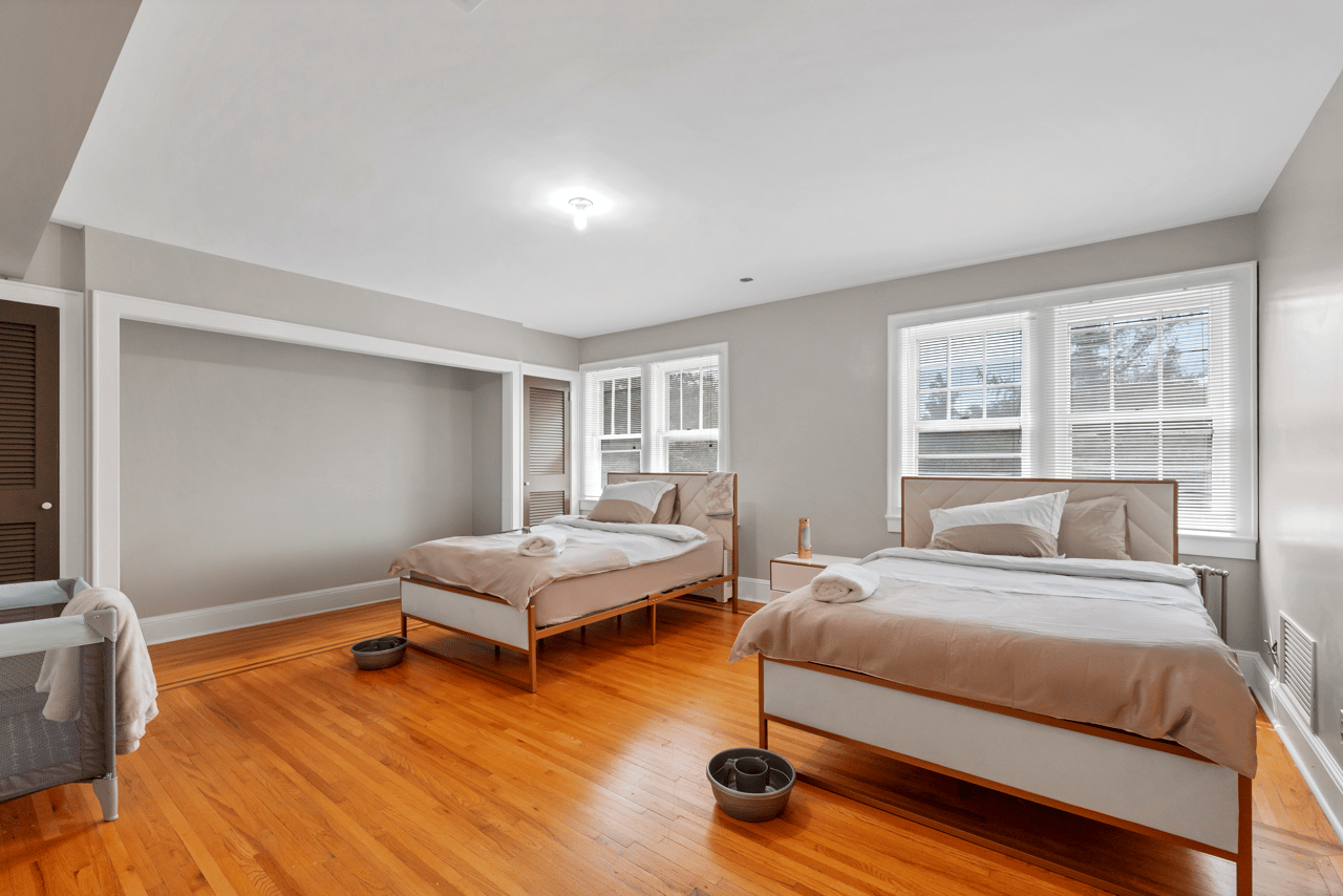 Beautiful Huge Home In Monticello