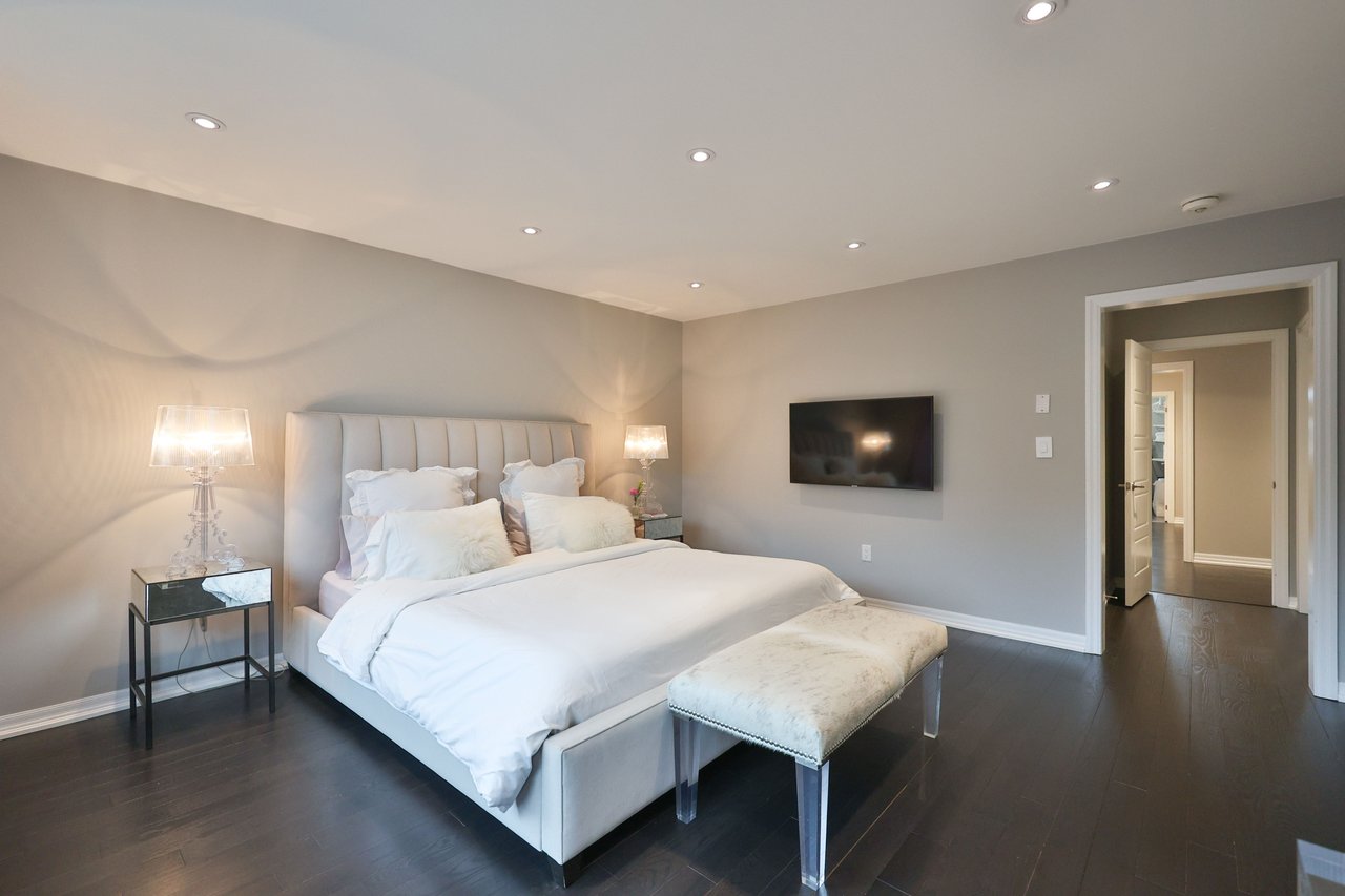 3205 Violet Gardens, Oakville