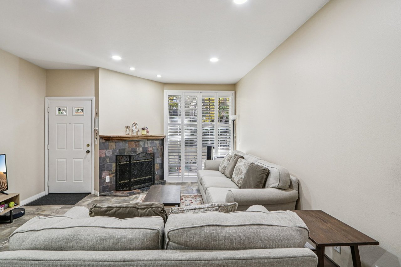 24111 Del Monte Dr, Valencia, CA 91355