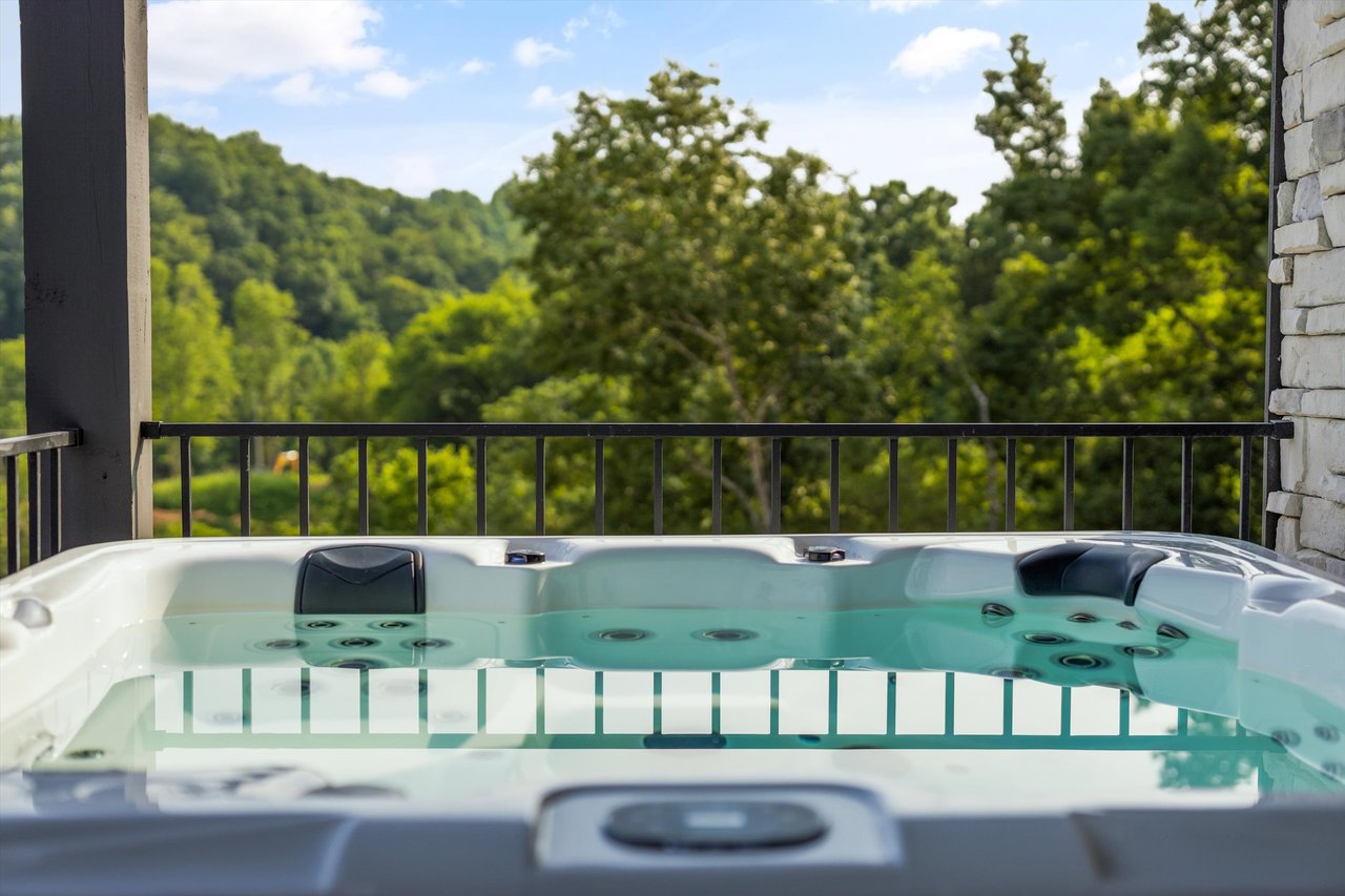 1362 Rambling Creek Way