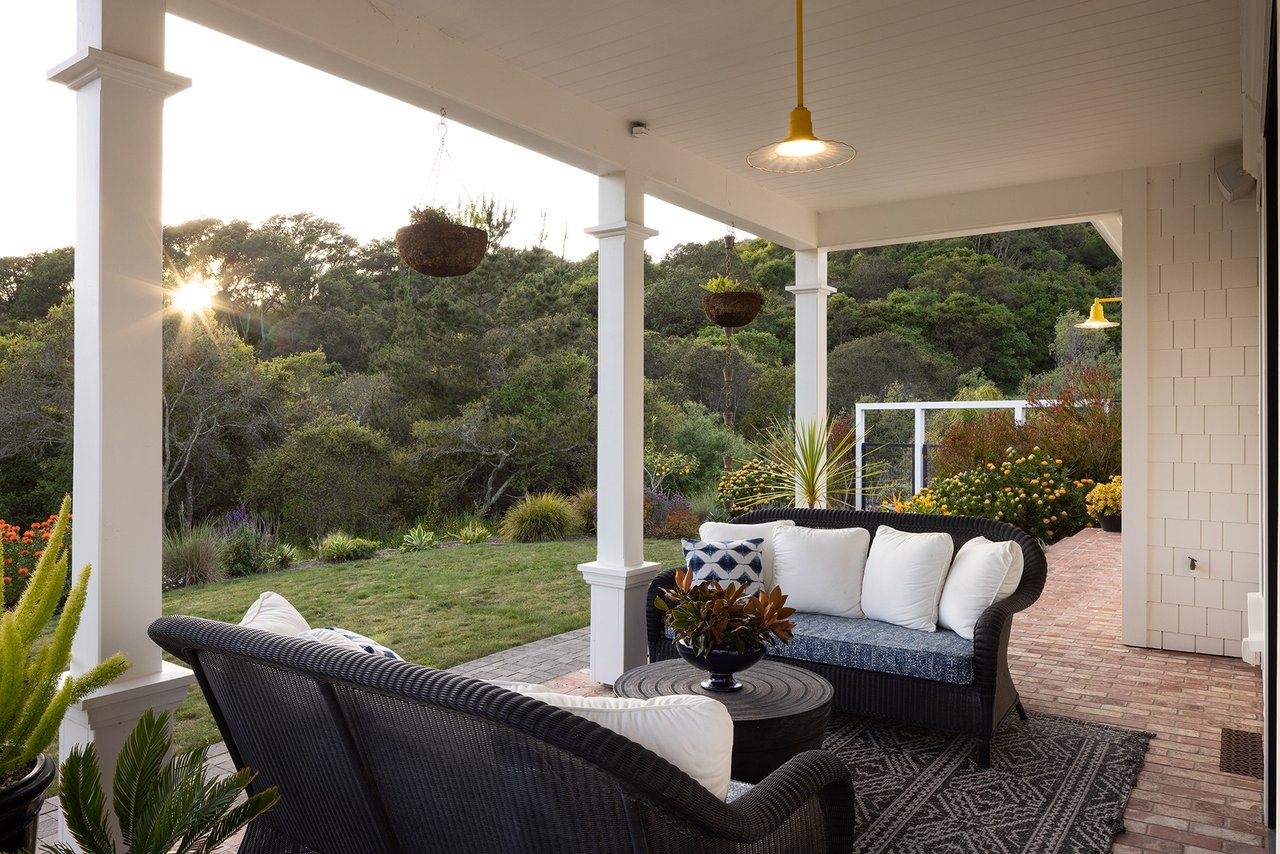 Honey Hill - 365 Race Horse Ln