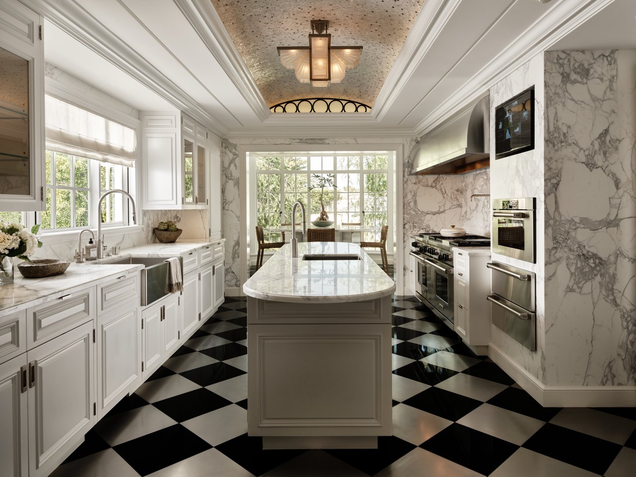 826 Greenway Dr, Beverly Hills 
