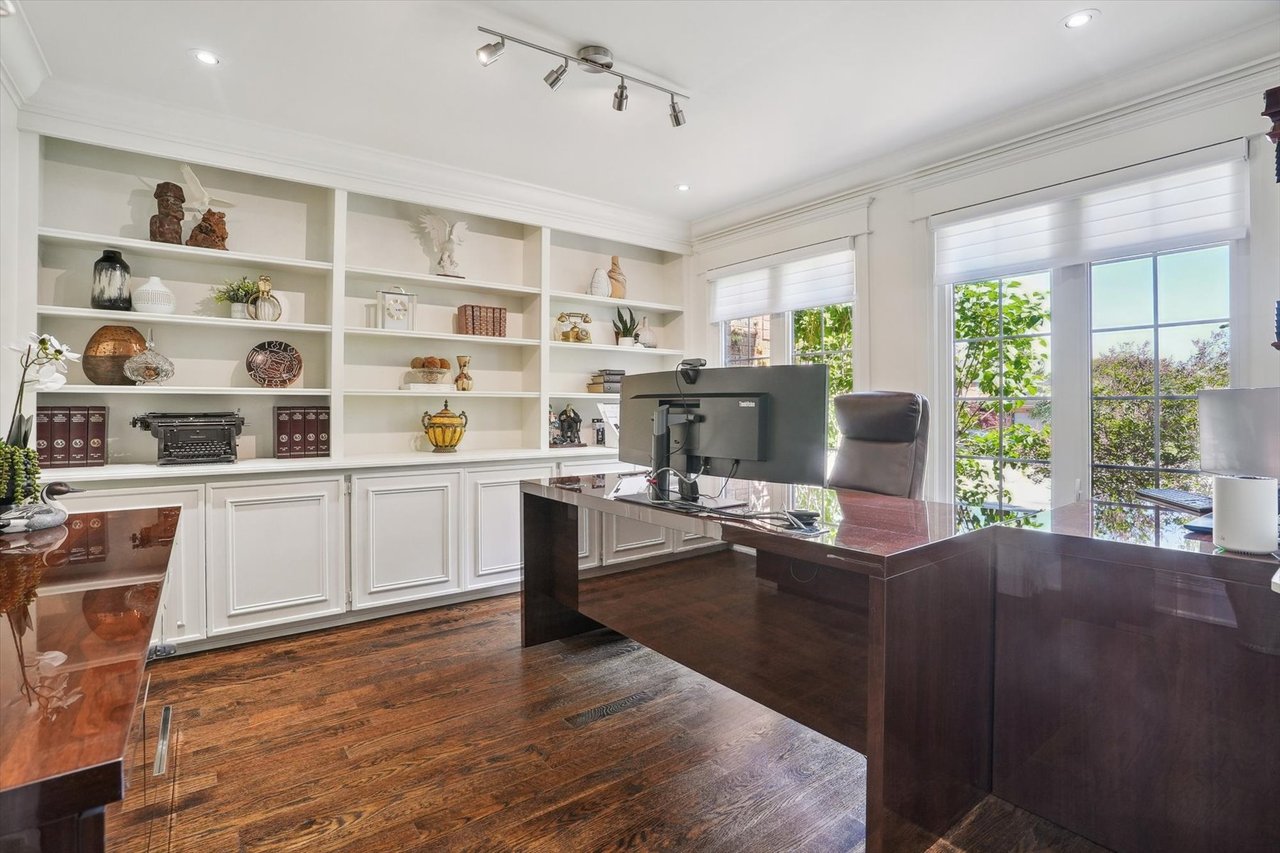 1662 Roundleaf Court