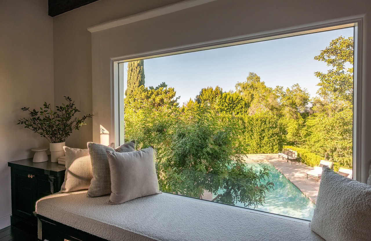 3922 Glenridge Dr, Sherman Oaks 