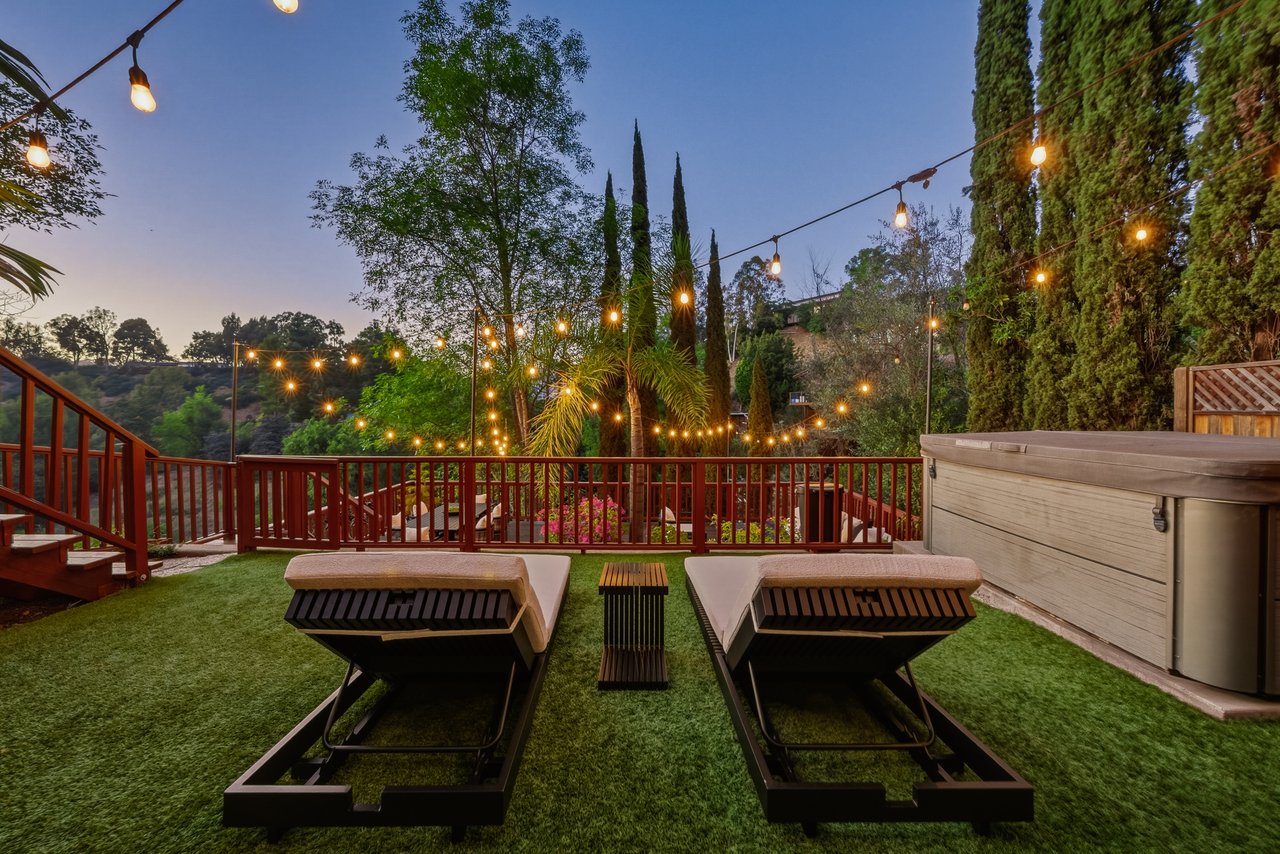 2591 Leicester Dr, Hollywood Hills