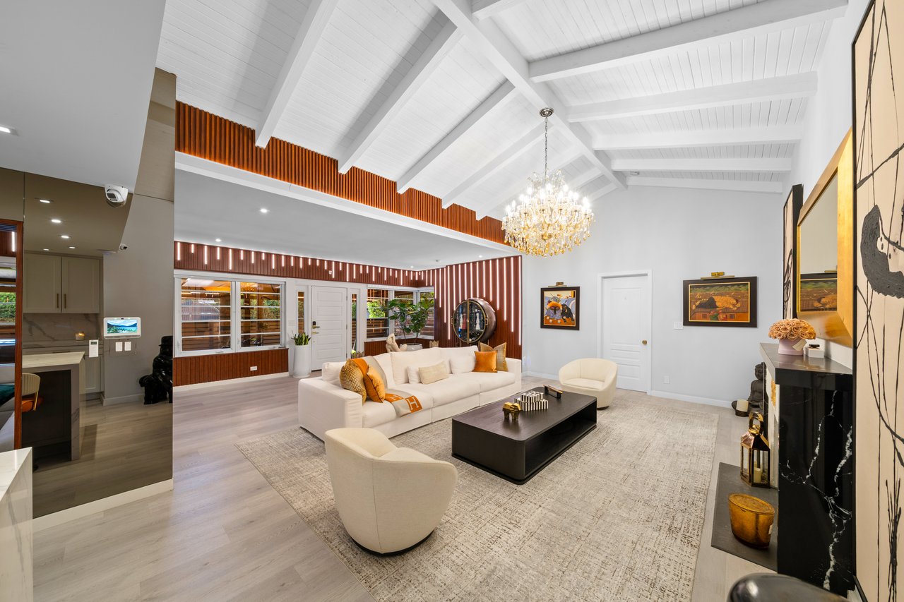 238 E San Marino Drive