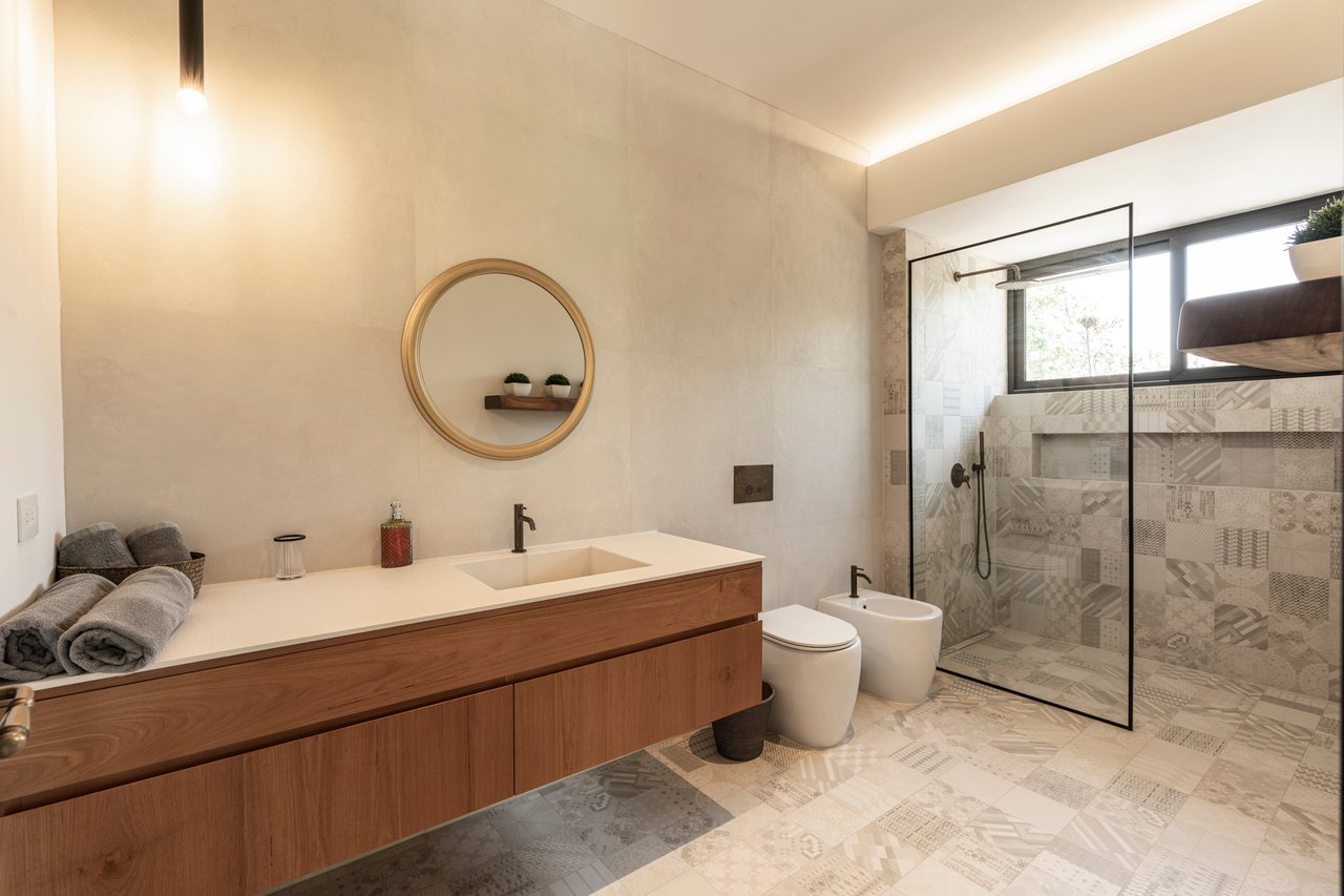 Villa Solana: Modern Luxury Steps from Playa Mansita in Hacienda Pinilla