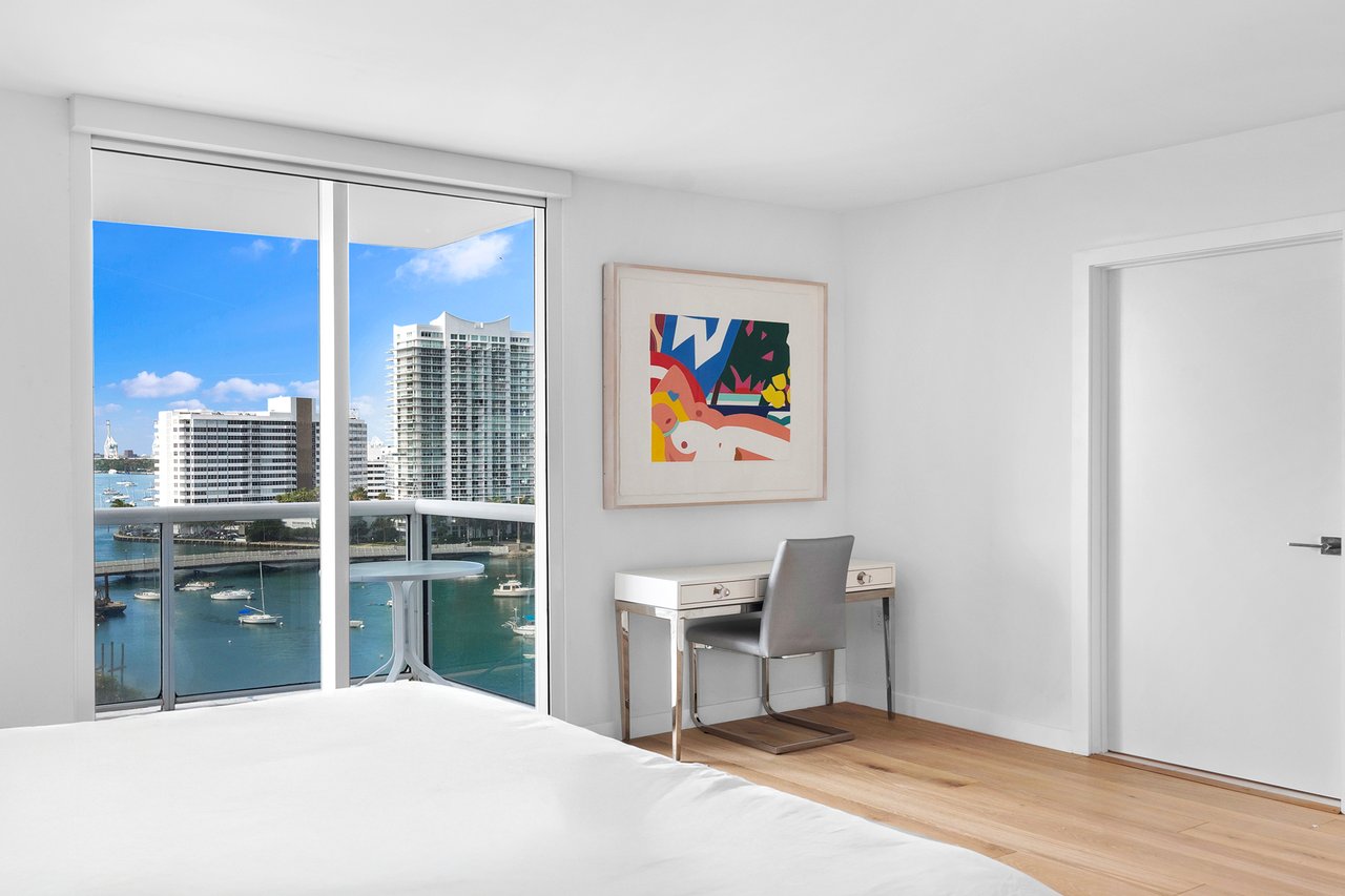 1800 Sunset Harbour 1202/04