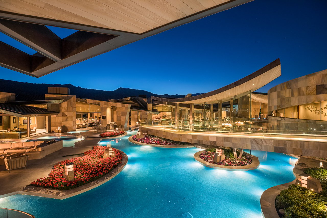 706 Summit Cv