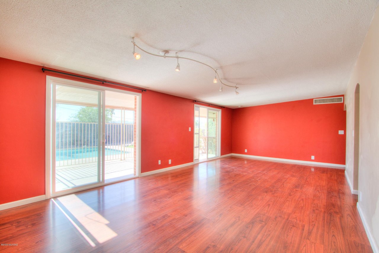 3159 W Calle Cereza