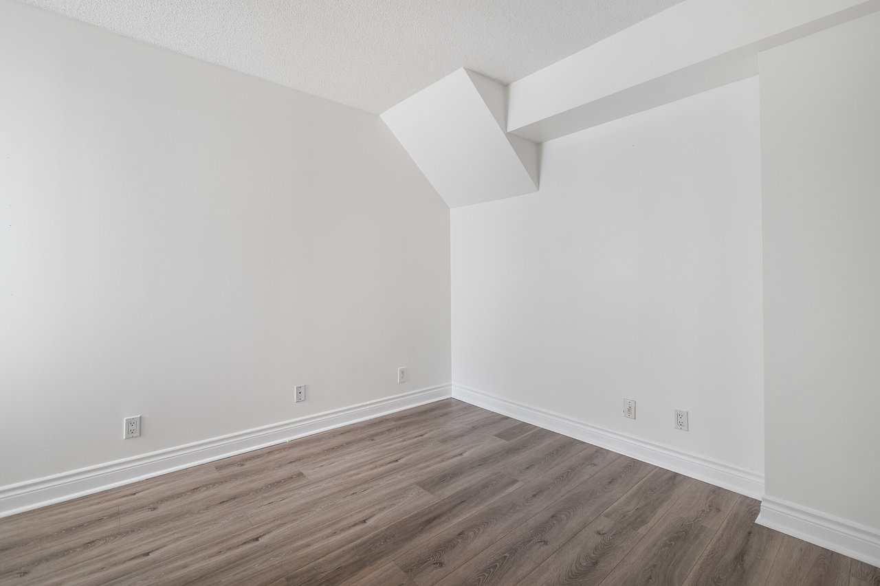 12 Sudbury St #802