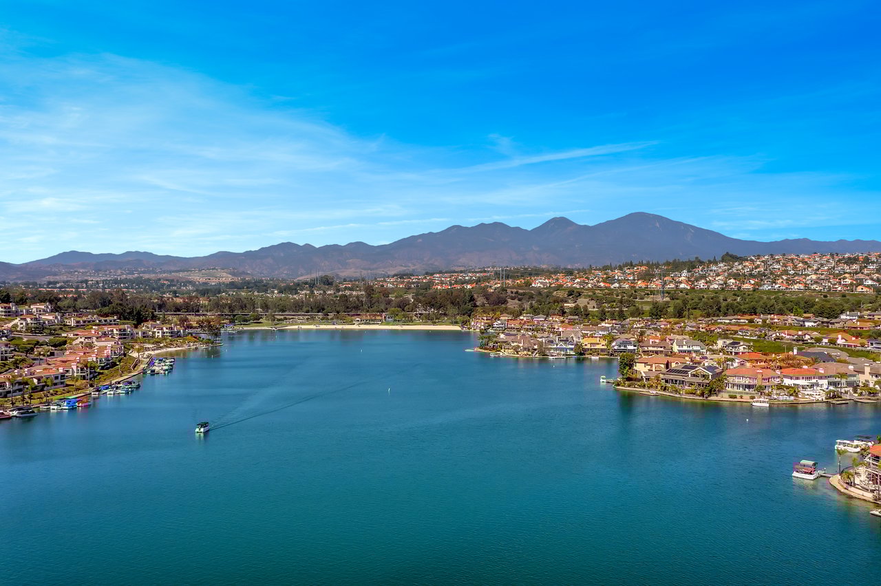 Relocating to Orange County? Your Complete Moving Guide!