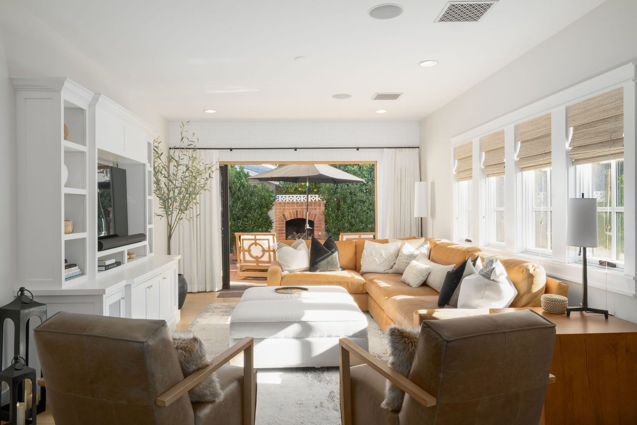 5627 E MONTEROSA Street