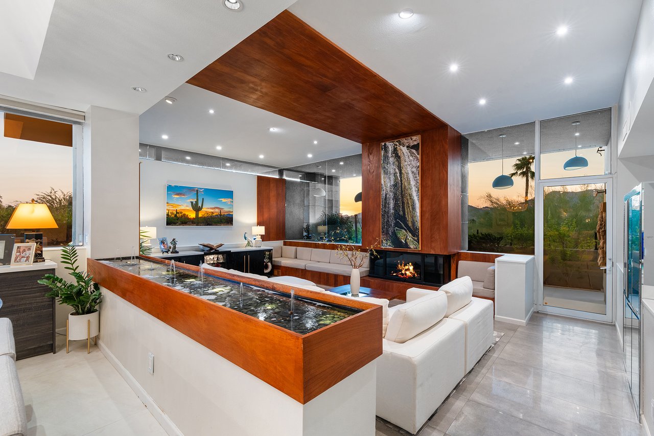 5905 N ECHO CANYON Lane