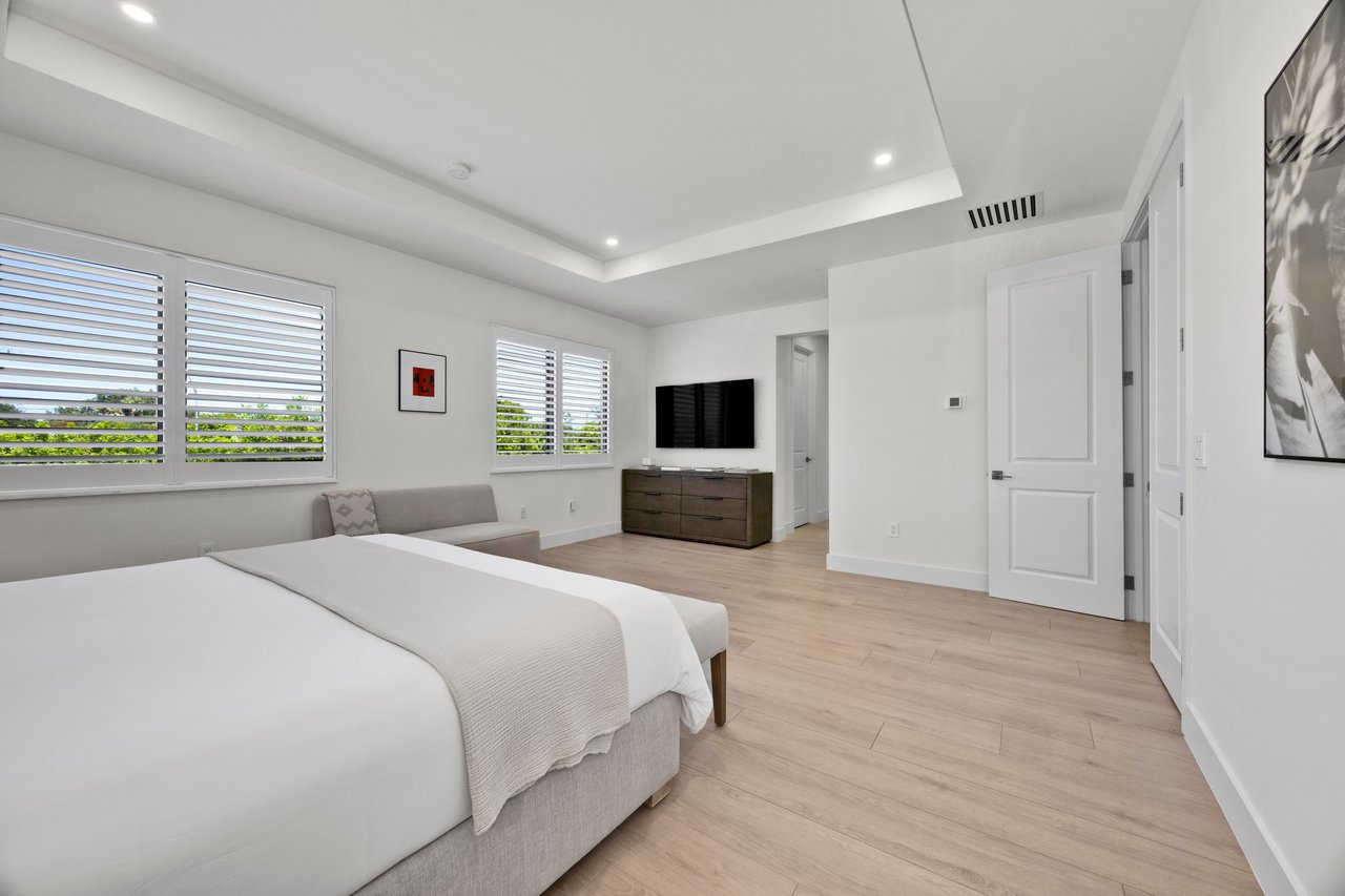 Modern Luxury Living Near Pinecrest