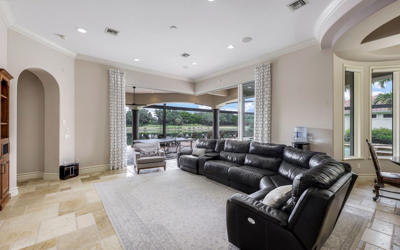 12590 Vittoria Way