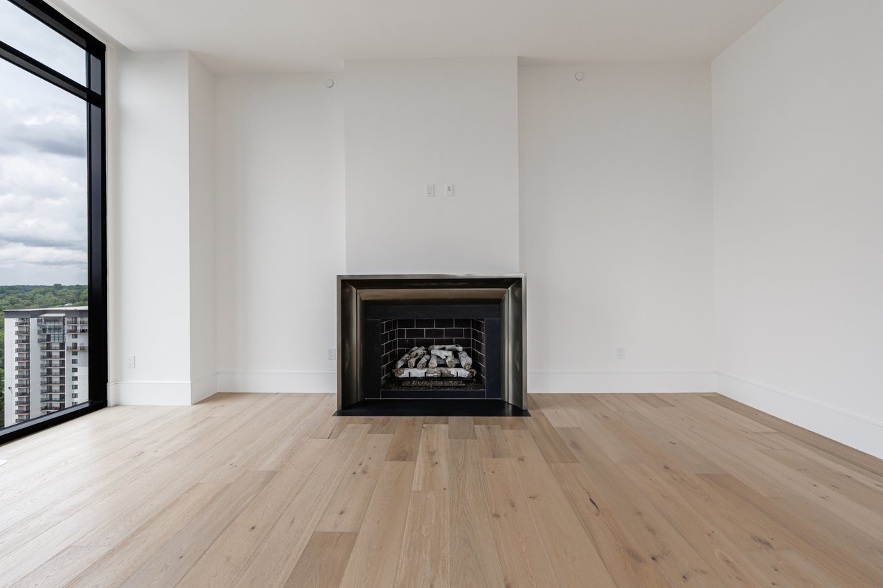 2425 Peachtree Road Unit 1806