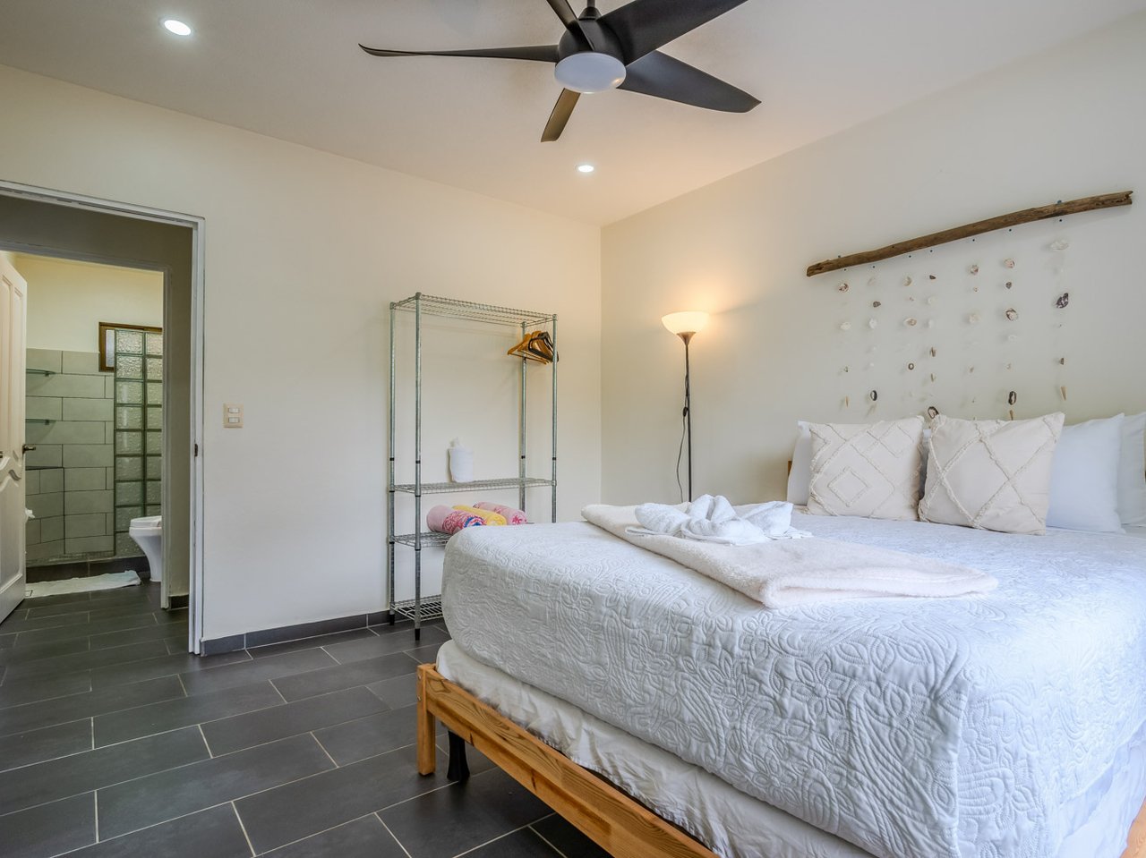 Tropical 3-Cabin Home with Pool and Gardens in the Heart of Uvita