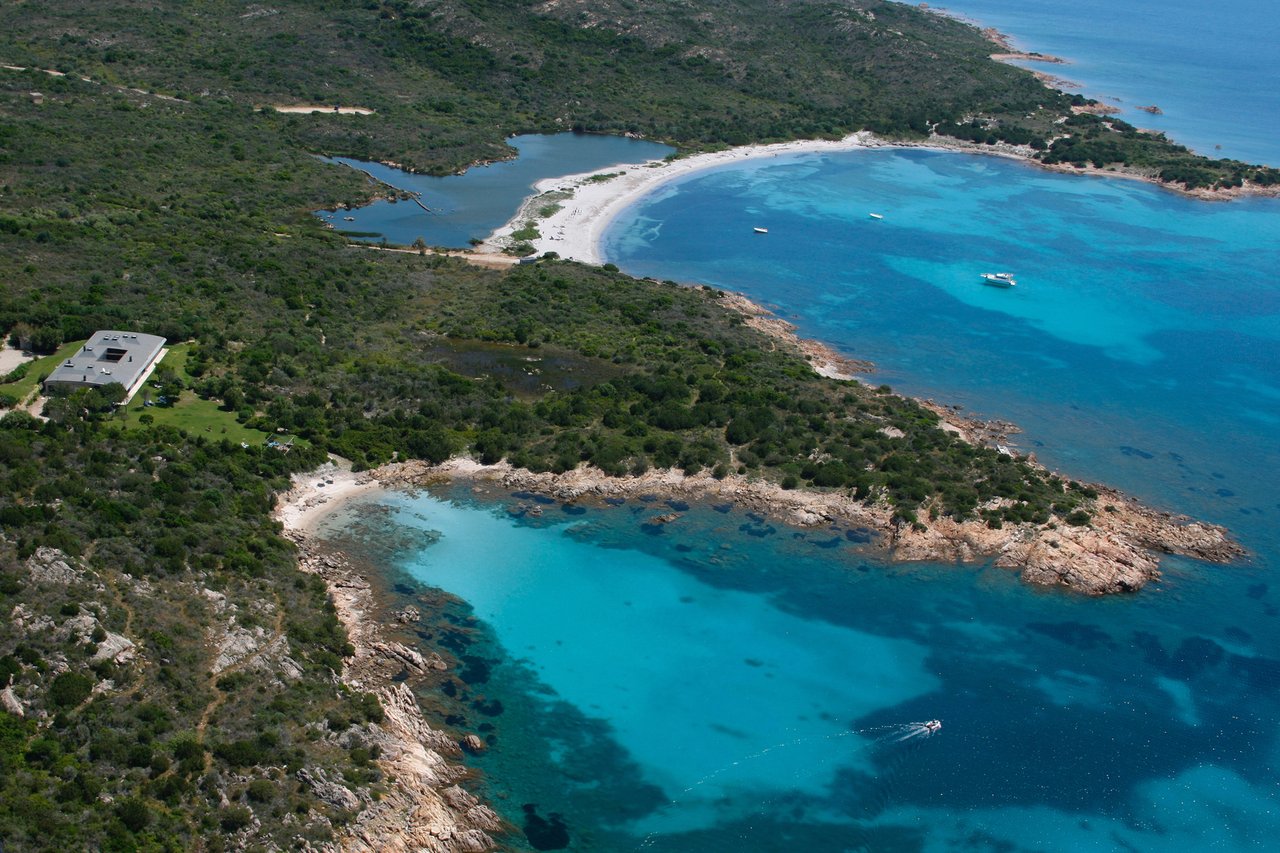 Breathtaking Beachfront Vacation Villa